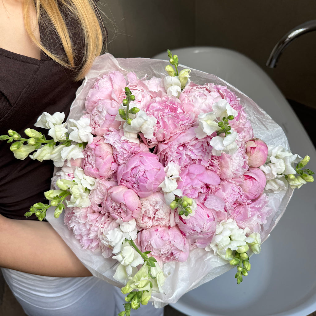 Bukiet piwonii z lewkonią